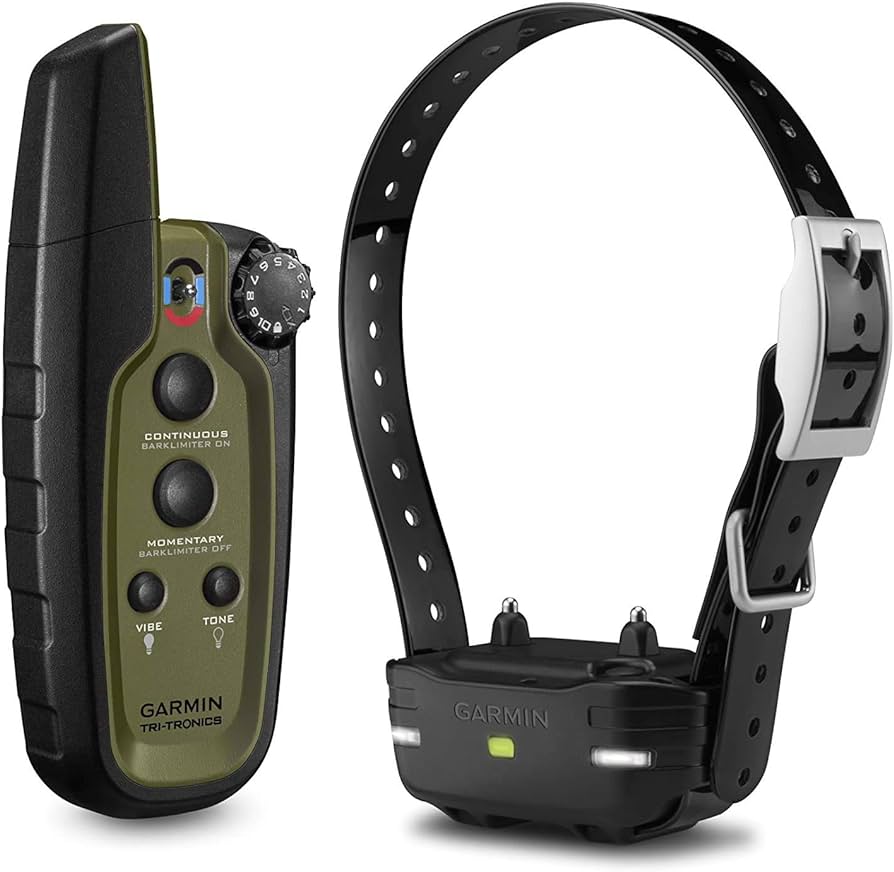 Garmin Sport® PRO Dog E Collar used during a German Shorthaired Pointer training session. Ideal for professional bird dog training and upland hunting dogs retrieving game. Perfect gear for puppy training courses demonstration.