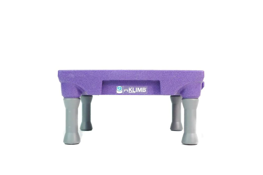 KLIMB Dog Training Platform - The Ultimate Dog Training Tool used during a German Shorthaired Pointer training session. Ideal for professional bird dog training and upland hunting dogs retrieving game. Perfect gear for puppy training courses demonstration.