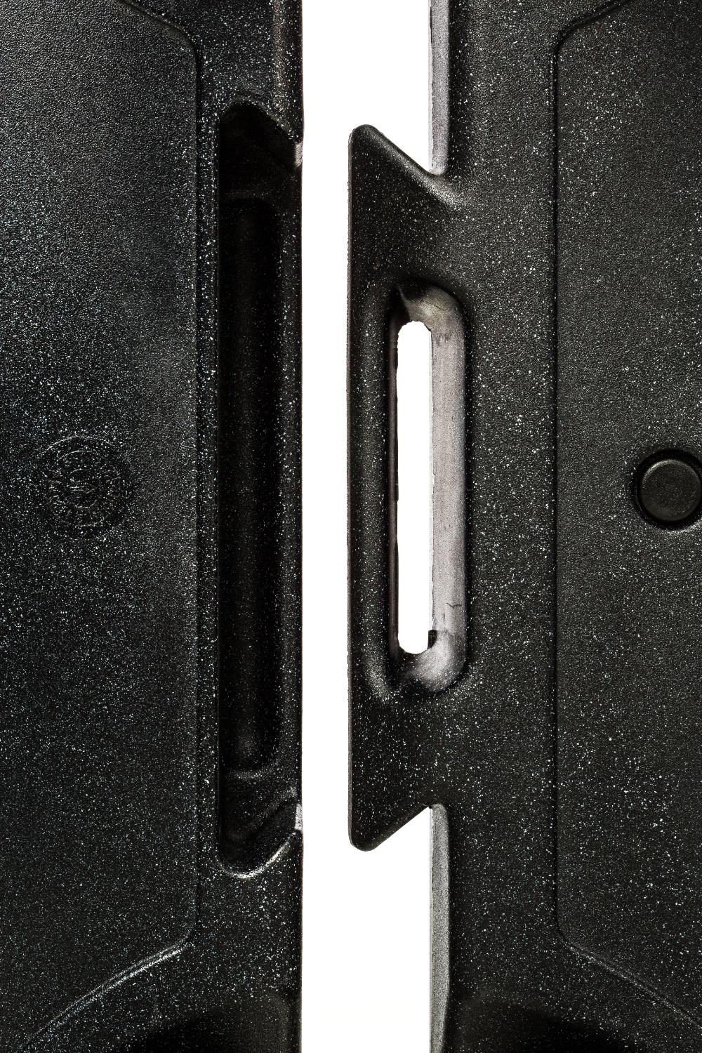 KLIMB Dog Training Platform - The Ultimate Dog Training Tool used during a German Shorthaired Pointer training session. Ideal for professional bird dog training and upland hunting dogs retrieving game. Perfect gear for puppy training courses demonstration.