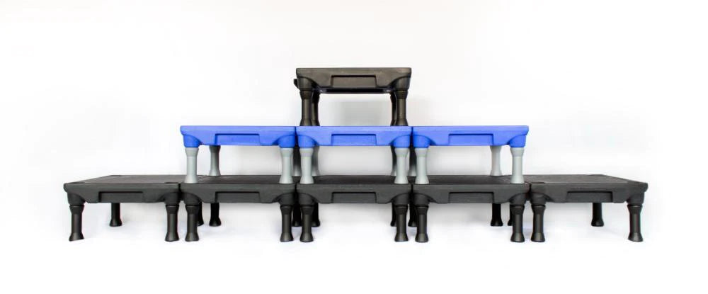 KLIMB Dog Training Platform - The Ultimate Dog Training Tool used during a German Shorthaired Pointer training session. Ideal for professional bird dog training and upland hunting dogs retrieving game. Perfect gear for puppy training courses demonstration.