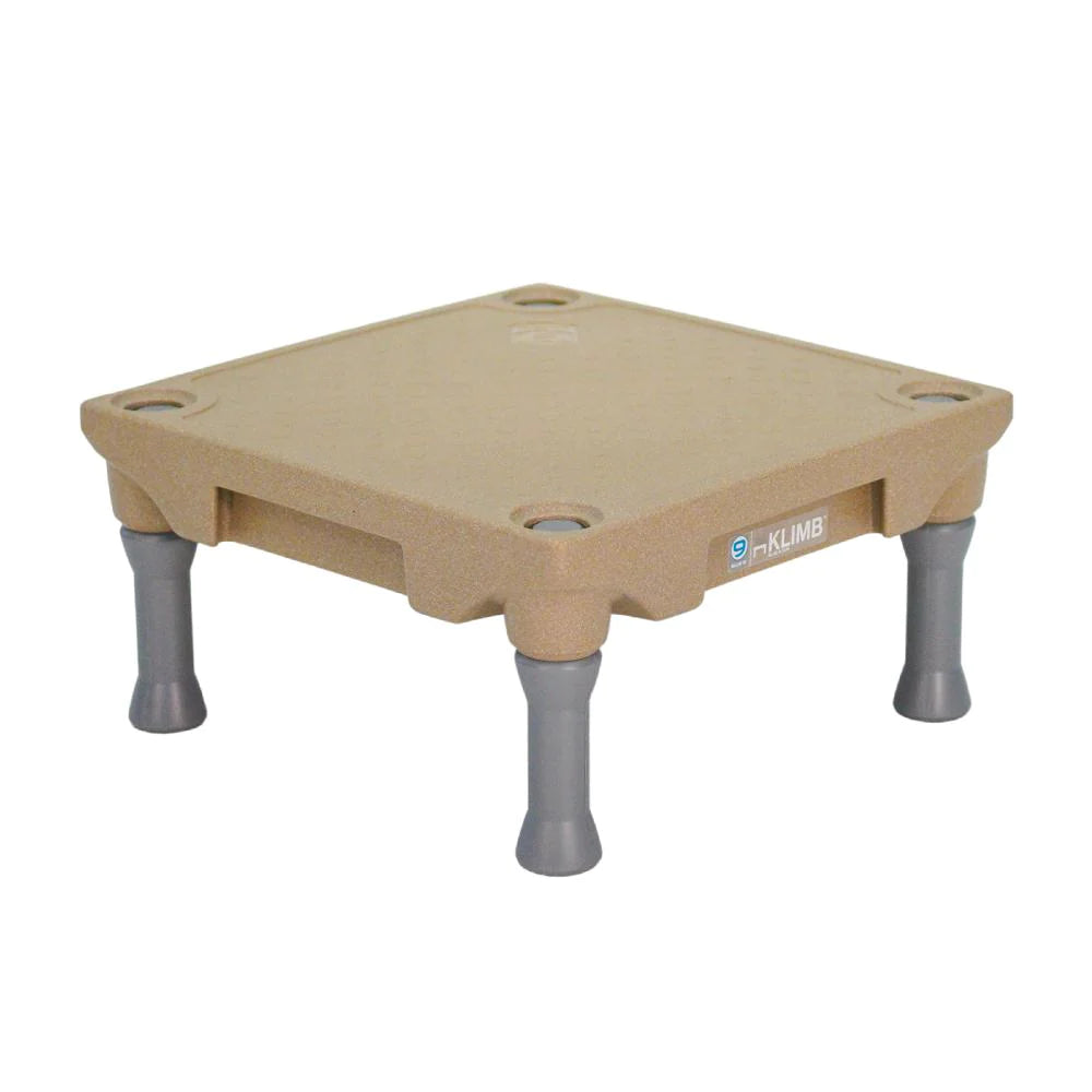 KLIMB Dog Training Platform - The Ultimate Dog Training Tool Desert Tan used during a German Shorthaired Pointer training session. Ideal for professional bird dog training and upland hunting dogs retrieving game. Perfect gear for puppy training courses demonstration.