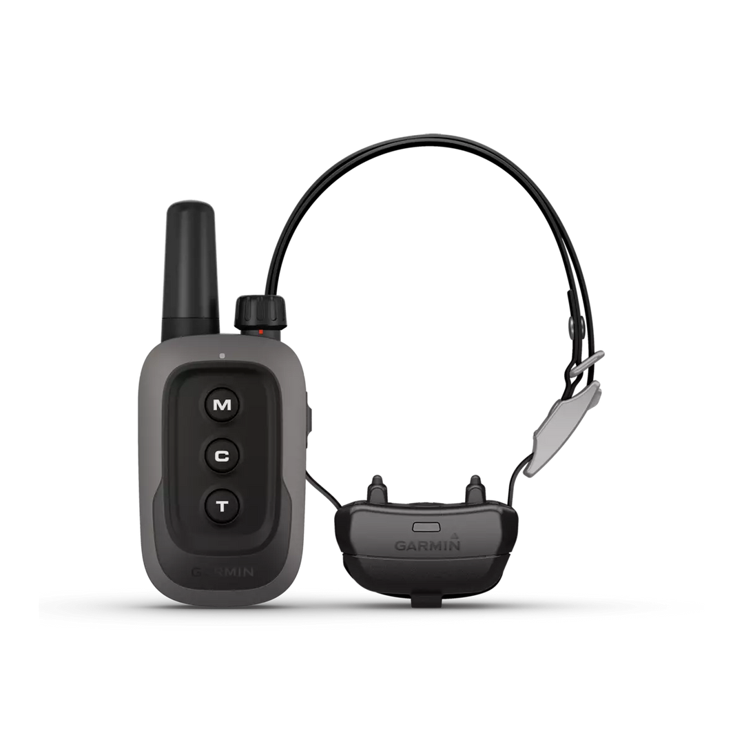 Garmin Delta® SE Dog E-Collar used during a German Shorthaired Pointer training session. Ideal for professional bird dog training and upland hunting dogs retrieving game. Perfect gear for puppy training courses demonstration.