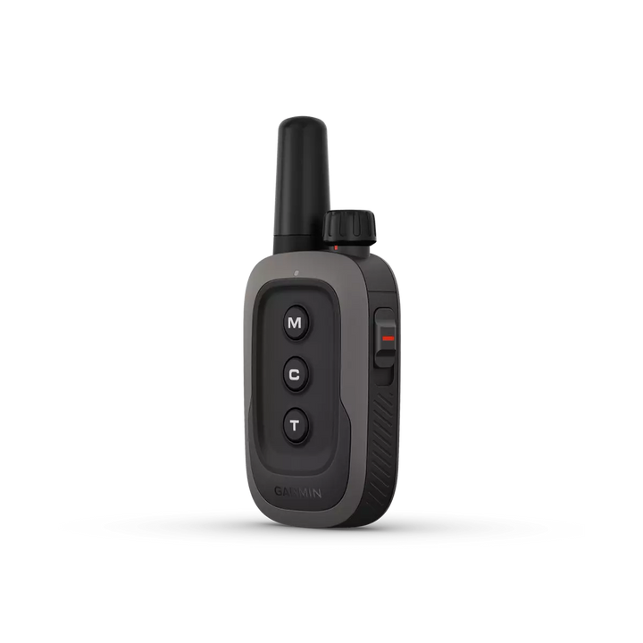 Garmin Delta® SE Dog E-Collar used during a German Shorthaired Pointer training session. Ideal for professional bird dog training and upland hunting dogs retrieving game. Perfect gear for puppy training courses demonstration.